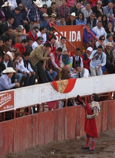 ASISTE MAR A ÚLTIMA CORRIDA DE TOROS EN RÍO GRANDE