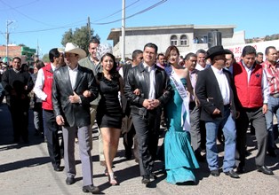 ENCABEZA MAR DESFILE POR FIESTAS PATRONALES DE TRANCOSO