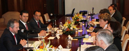 LOGRA MAR ACUERDOS CON SECRETARIOS DE ESTADO EN MATERIA DE DESARROLLO ECONÓMICO, SOCIAL Y SALUD