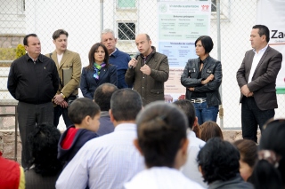 INAUGURA ARR PARQUE EN COLONIA LA ISABELICA