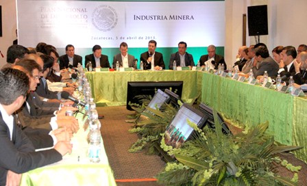APRUEBAN LICENCIAS A LEGISLADORES PARA SEPARARSE DEL CARGO