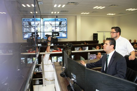 INAUGURA GOBERNADOR MODERNO CENTRO DE VIDEOVIGILANCIA