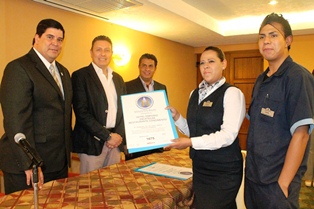 Reconocen a dos integrantes de MUPEZA con el Premio México de Periodismo