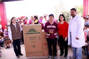 ENTREGA GODEZAC AYUDA A AFECTADOS POR LLUVIAS EN LA COMUNIDAD CERVANTES, VILLA DE COS