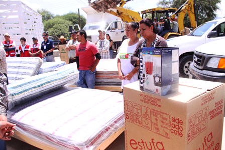 APOYA GODEZAC A DAMNIFICADOS POR LLUVIAS EN TABASCO