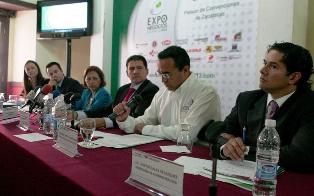PRESENTA PATRONATO DE LA FENAFRE CARTEL TAURINO