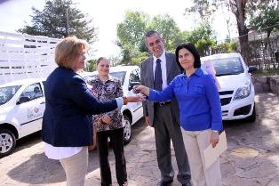 RECIBEN ÁREAS DEL SEDIF NUEVO PARQUE VEHICULAR