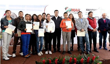 ENTREGA MAR BECAS EDUCATIVAS Y APOYOS PARA RESCATE DE ESPACIOS EN MUNICIPIOS