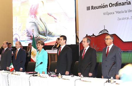 ATERRIZA DE EMERGENCIA AVIONETA DEL GOBIERNO DE CHIHUAHUA, CERCA DE LA CARRETERA FEDERAL 23
