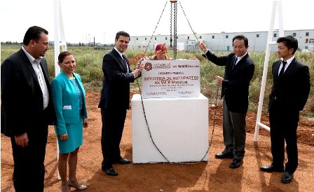 COLOCA MAR PRIMERA PIEDRA DE EMPRESA NAGAKURA