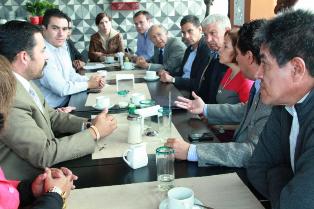 PRESENTAN PROGRAMA DE CRÉDITOS PARA EMPRESARIOS DE OCHO MUNICIPIOS AFECTADOS POR HURACANES