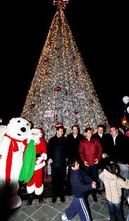 ENCIENDE MAR TRADICIONAL ÁRBOL DE NAVIDAD