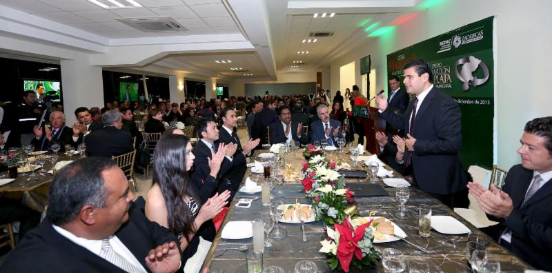 ENTREGA MAR GALARDÓN DE PLATA AL MÉRITO EMPRESARIAL