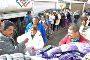 ENTREGA AYUNTAMIENTO APOYO A SECTORES DESPROTEGIDOS EN COMUNIDADES