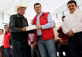 LLEVA GOBERNADOR APOYOS DEL PROGRAMA SUMAR A JUCHIPILA