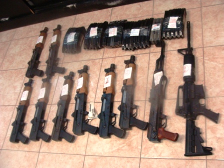 VENÍA A ZACATECAS CON UN ARSENAL DE ARMAS