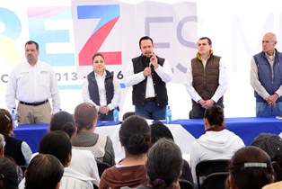 ALCALDE VISITA LA COMUNIDAD LO DE LUNA