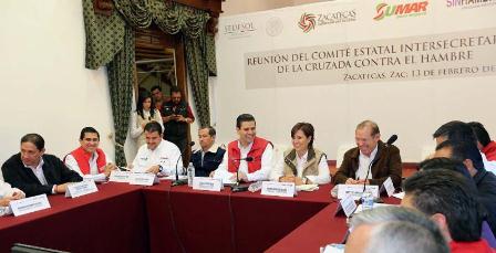 ENCABEZAN MIGUEL ALONSO Y ROSARIO ROBLES REUNIÓN DEL COMITÉ ESTATAL INTERSECRETARIAL DE LA CRUZADA CONTRA EL HAMBRE