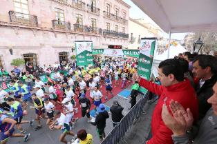DA MAR SALIDA A PARTICIPANTES DE MEDIO MARATÓN 21K CENTENARIO TOMA DE ZACATECAS