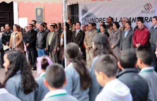 RECONOCE ALCALDE A FUNCIONARIOS POR SU TRABAJO