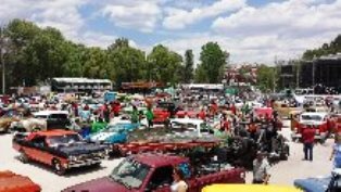 ESPECTACULAR DESFILE DE AUTOS Y BICICLETAS CLÁSICAS