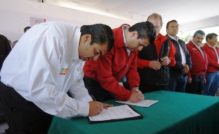 LUPITA FLORES DA RESULTADOS EN SECTORES VULNERABLES DEL DISTRITO VI, EN ATENCION A MEJORAMIENTOS DE VIVIENDA