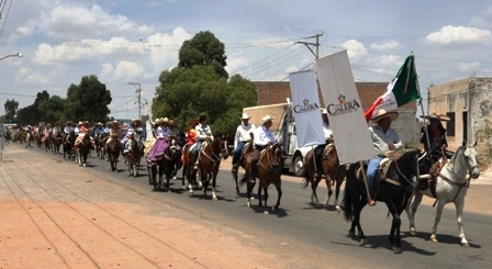 TODO UN ÉXITO, PRIMERA CABALGATA ESTUDIANTIL  “CENTENARIO DE LA BATALLA DE ZACATECAS”