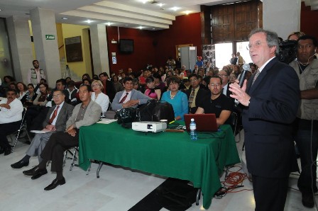 IMPARTEN CONFERENCIA MAGISTRAL “MORTALIDAD MATERNA EN MÉXICO”