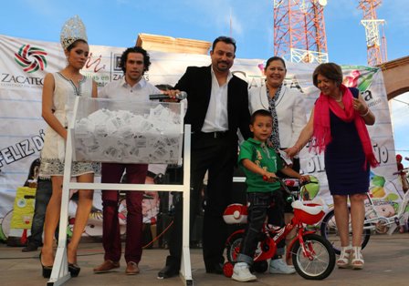 CELEBRAN EN GRANDE A LOS NIÑOS CALERENSES