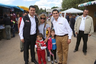 CONVIVE GOBERNADOR CON HABITANTES DE LA COMUNIDAD DE PICONES