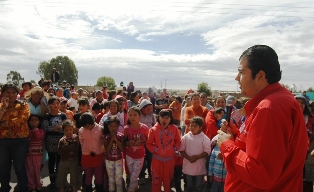 REALIZA ROBERTO LUÉVANO RECORRIDO POR COMUNIDADES RURALES