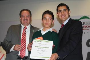 PREMIA GODEZAC A GANADORES DE CONCURSO DE PINTURA, DIBUJO, ORATORIA Y DECLAMACIÓN