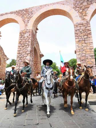 ENCABEZA MAR CABALGATA DEL CENTENARIO DE LA BATALLA DE ZACATECAS