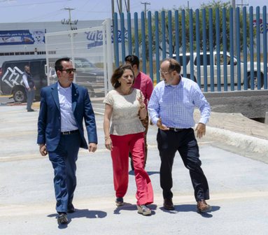 RECORRE ALCALDE Y SECRETARIA DE ECONOMÍA EL PARQUE INDUSTRIAL