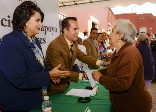 ENTREGA BMQ PROGRAMA MUNICIPAL DE APOYO PARA ADULTOS MAYORES