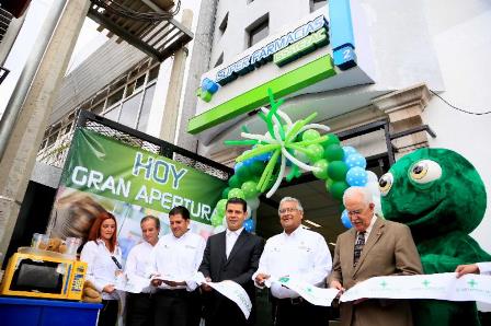 INAUGURA MAR SUPERFARMACIA ISSSTEZAC