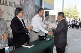 PRESENTAN EN CAFÉ LITERARIO, ENTREVISTA CON DESCENDIENTES DE MARTÍN TRIANA