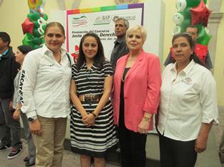 RECIBE DIF CAPITALINO IMPORTANTE DONACIÓN DE BOLSAS DE DIÁLISIS