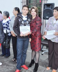 ENTREGAN 115 MIL PESOS EN BECAS,  A DEPORTISTAS DESTACADOS