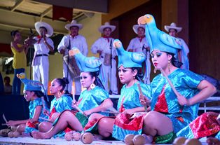 VIVE FRESNILLO EL SEGUNDO DÍA DEL FESTIVAL DEL FOLCLOR INTERNACIONAL