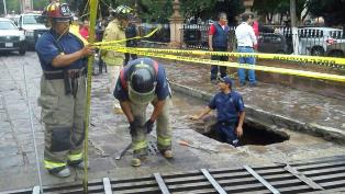 ATIENDE PROTECCIÓN CIVIL DAÑOS OCASIONADOS POR LA LLUVIA EN LA CAPITAL