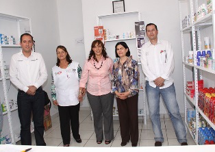 INAUGURA PRESIDENTA DEL SEDIF FARMACIA SUMAR EN JALPA