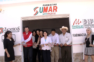 INAUGURA PRESIDENTA DEL SEDIF FARMACIA SUMAR NÚMERO 29 EN LORETO