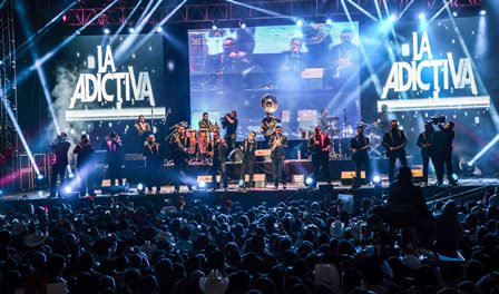 ENCIENDE LA MÚSICA DE LA ADICTIVA BANDA SAN JOSÉ DE MESILLAS Y ADÁN ROMERO LA FENAPLA