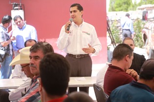 SE REÚNE CARLOS PEÑA CON DELEGADOS MUNICIPALES