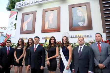 ENCABEZA GOBERNADOR PRESENTACIÓN DE CANDIDATAS A REINA DE LA FENAZA 2014