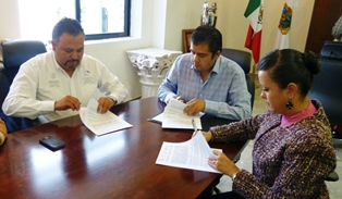 FIRMAN GUADALUPE Y CORETT CONVENIO PARA ESCRITURACIÓN DE VIVIENDAS Y REGULARIZACIÓN DE ASENTAMIENTOS HUMANOS
