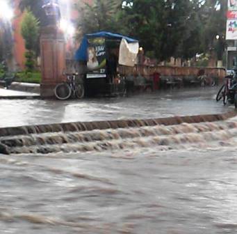 TORMENTA CAUSA INUNDACIONES EN EL CENTRO DE FRESNILLO