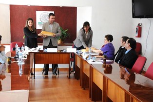 CALIFICAN ENSAYOS PARA EL PRIMER PARLAMENTO JOVEN