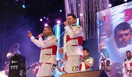 ENLOQUECE TEATRO DEL PUEBLO CON LA BANDA MS